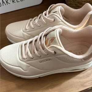 Skechers Women's Beige Sneakers